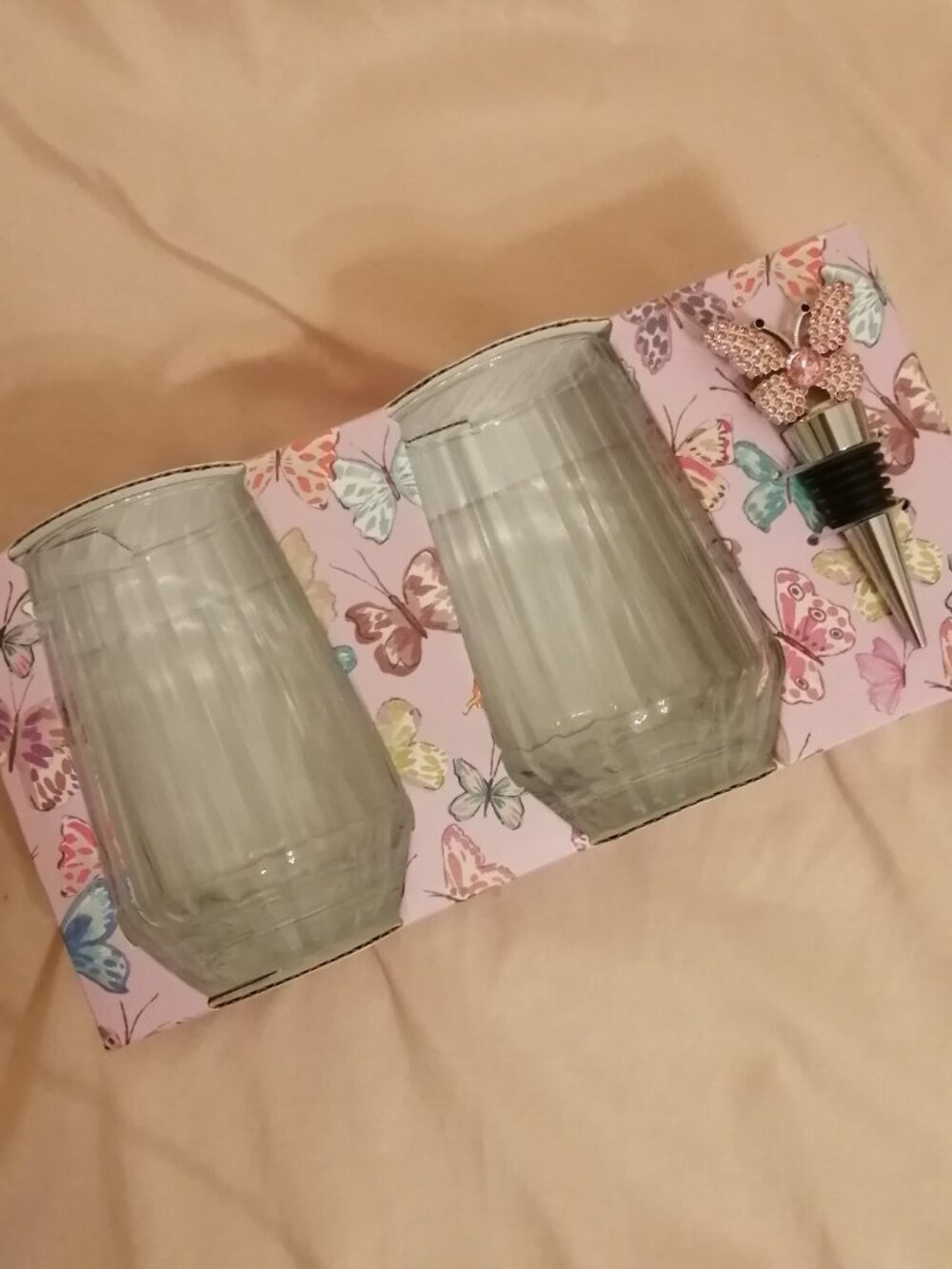 Wine Glasses & Bottle Stopper Gift Set, NIB